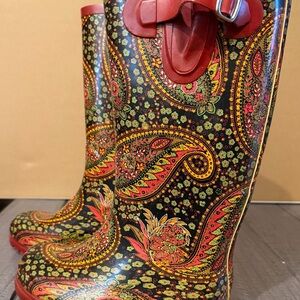 Nomad Paisley Print Rain Boots - Red and Black